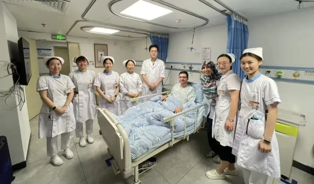 A patient who travelled to Dongguan for gallbladder-preserving surgery